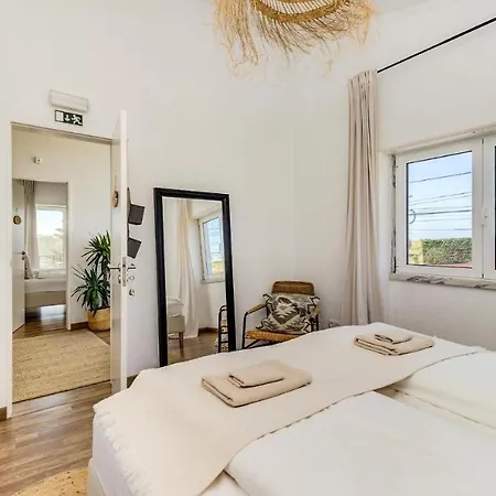 Hostel Ocean House - Next To Ribeira D'ilhas Surf
