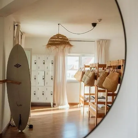 Hostel Ocean House - Next To Ribeira D'ilhas Surf Ericeira