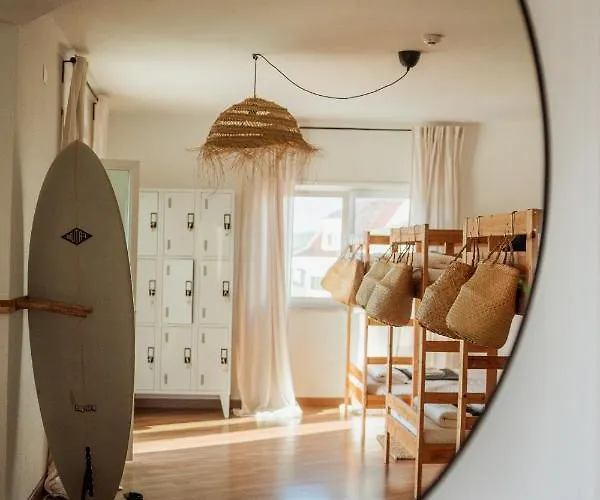 Ocean House - Next To Ribeira D'ilhas Surf 호스텔