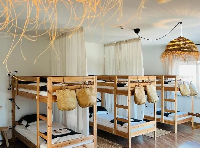 호스텔 Ocean House - Next To Ribeira D'ilhas Surf *