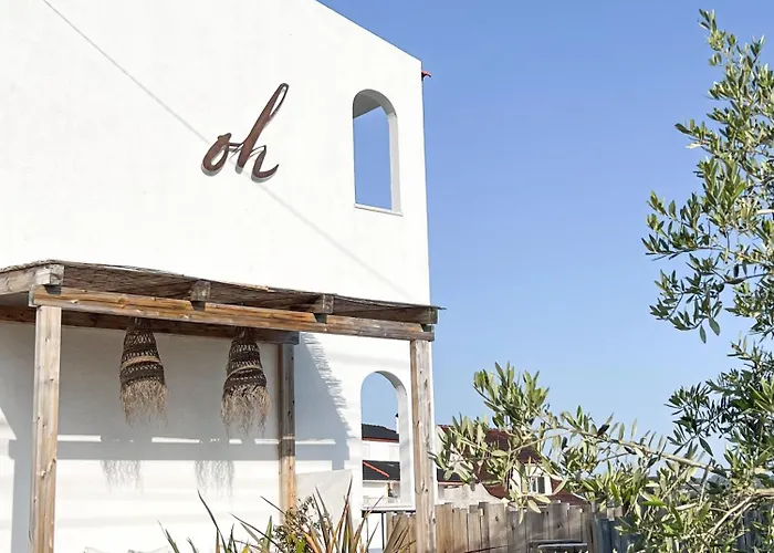 Ocean House - Next To Ribeira D'ilhas Surf 호스텔 *