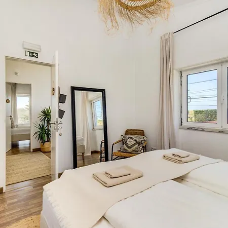 Ocean House - Next To Ribeira D'ilhas Surf Hostel